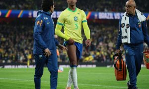 Zagueiro Gabriel Magalhães é cortado da seleção brasileira